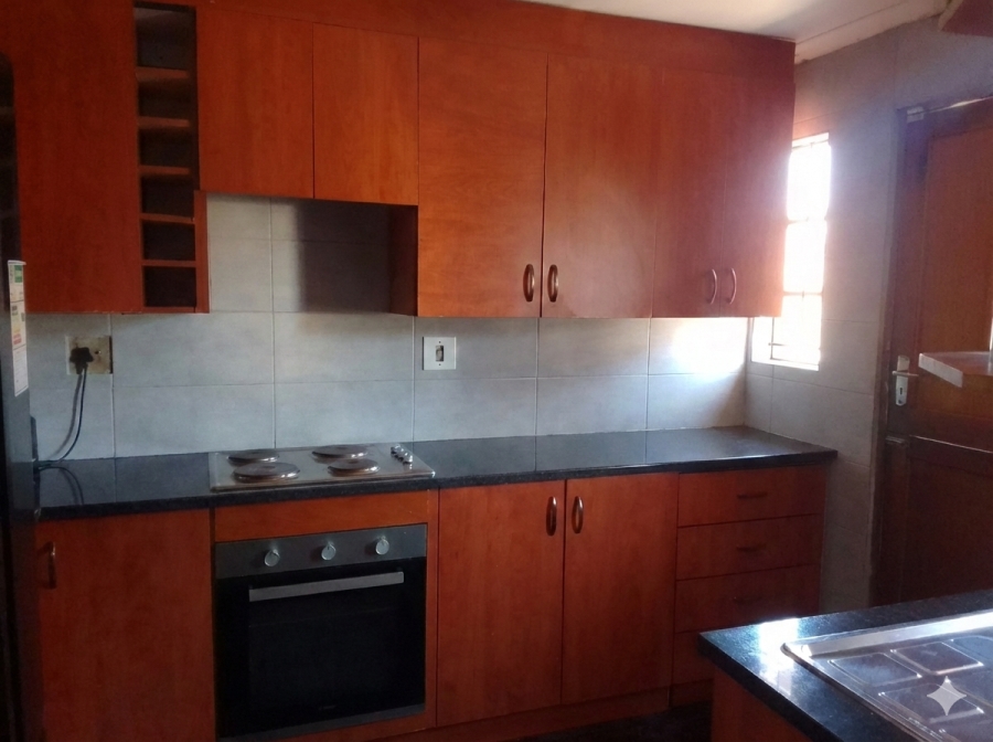 To Let 3 Bedroom Property for Rent in Geelhoutpark North West